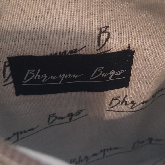 Handmade leather crossbody star purse - Picture 7 of 7